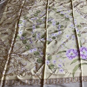Pavlovo Posad Violets flowers silk, crepe de shine scarf  " Parma Violets "